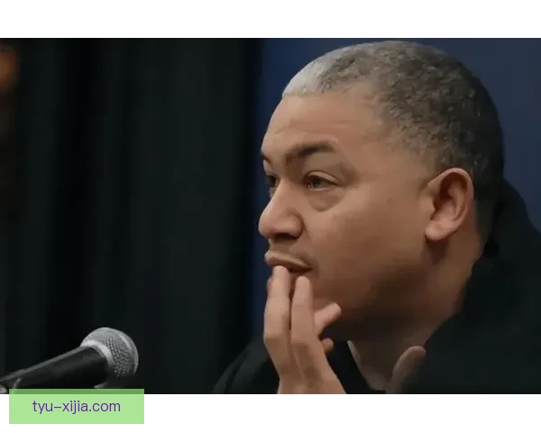 泰伦卢盛赞四将防守小卡担责主动