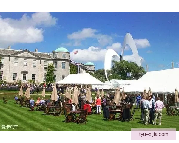 基辅严寒中的盛宴与脆弱古德记