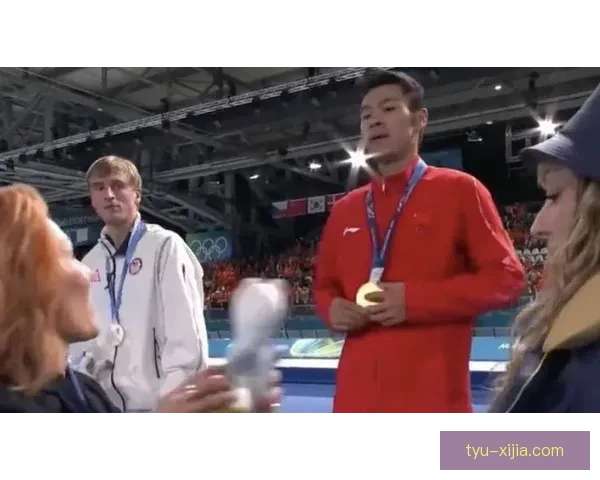 宁忠岩跳上领奖台送年礼 复制刘翔霸气一刻